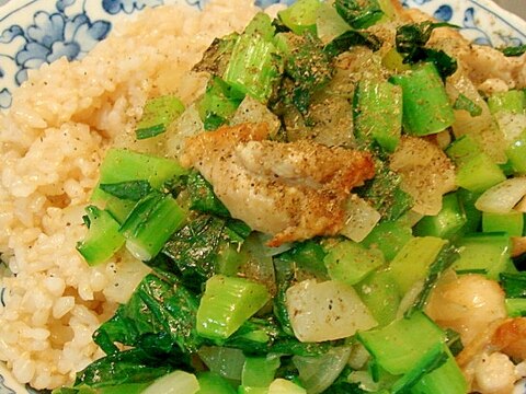 小松菜＆玉葱、鶏皮の塩山椒丼